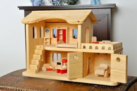 Кукольный дом с верандой и гаражом, Леснушки